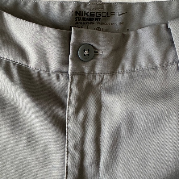 NIKE DRI FIT GOLF SHORTS SIZE 32 wonderful  Solid Nike shorts to golf in - Picture 10 of 12
